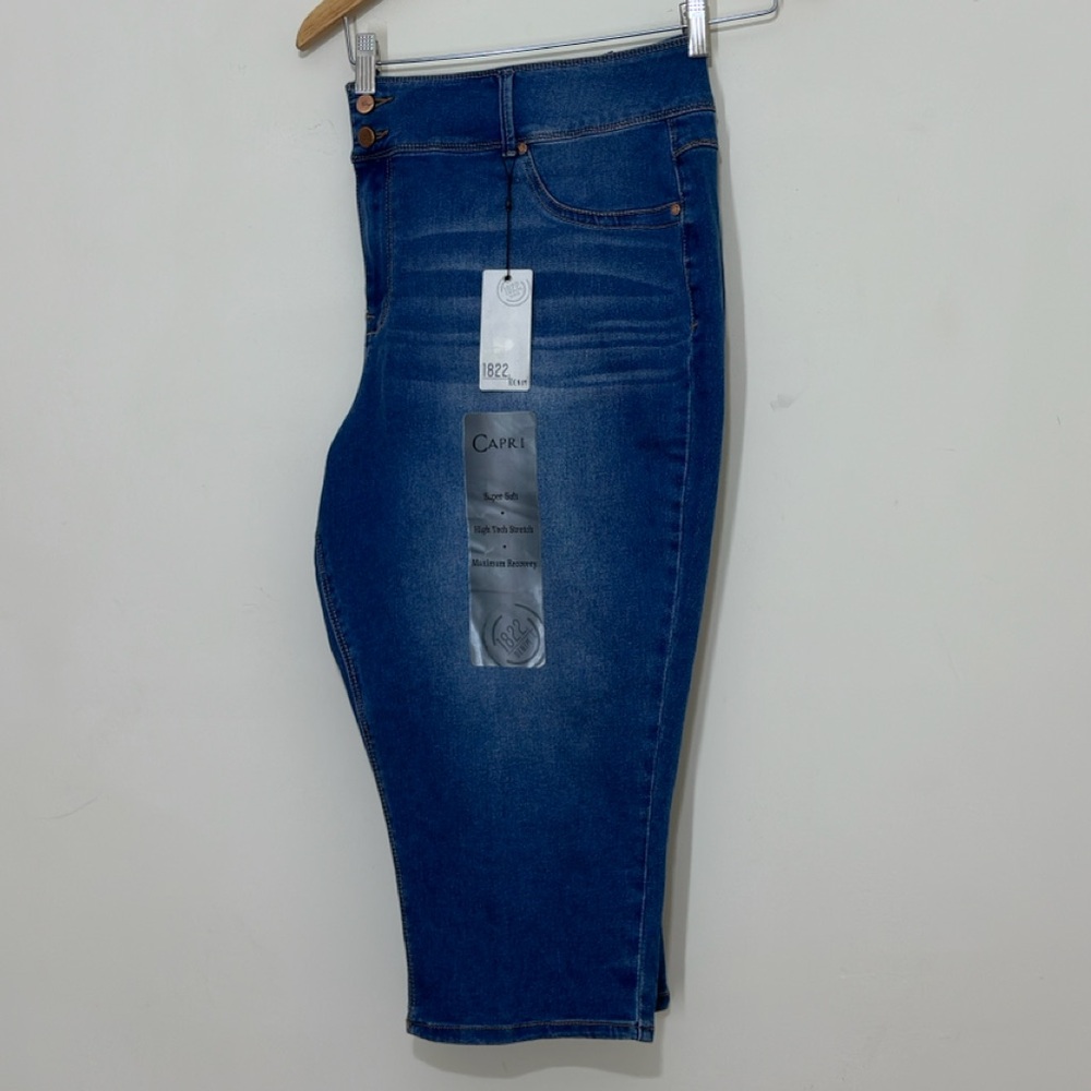1822 Denim Women’s Plus Size 24W Stretch Super Soft Capri Jeans NWT Comfort Fit